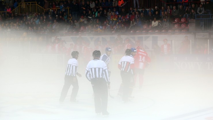 Mecz o Superpuchar Polski w hokeju na lodzie przerwany z powodu... mgły